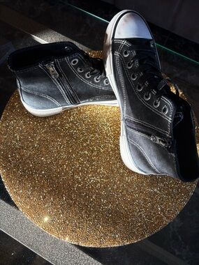 Blowfish Malibu NWT Black Canvas High-Top Sneakers/embellished stones. Size 7